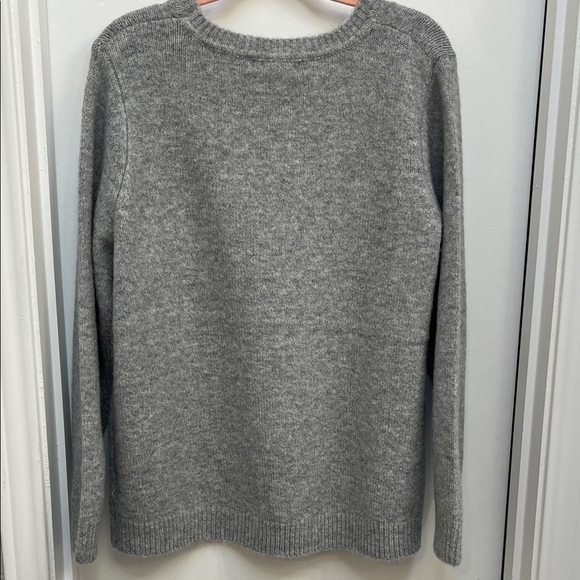 NWOT Cupcakes & Cashmere super soft fuzzy Gray Ghost Sweater. Size 1X - Picture 6 of 6